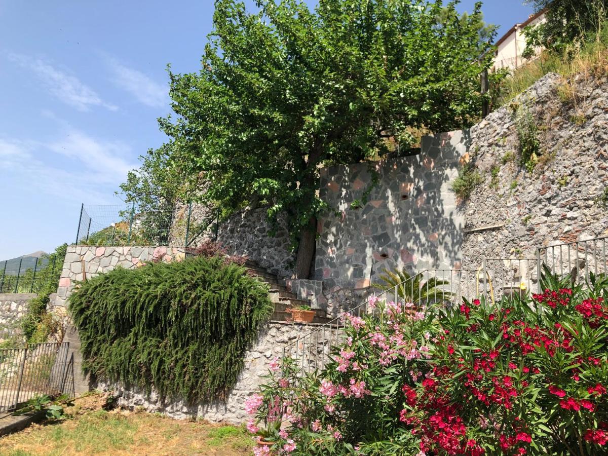 Un Capriccio - Ginepro Apartment Aieta Luaran gambar
